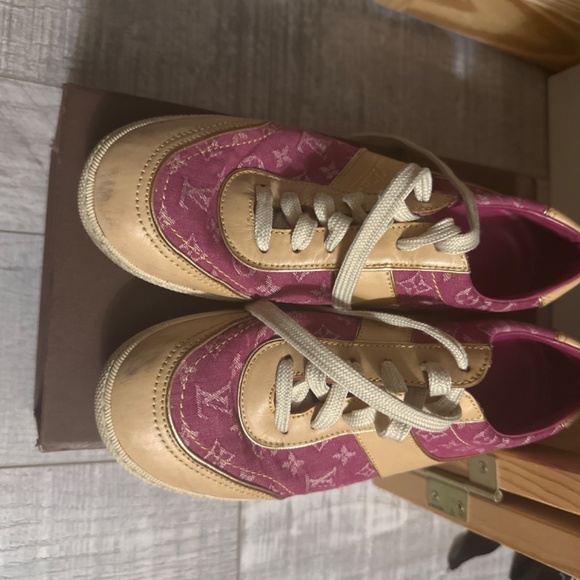 Pink denim Louis Vuitton sneakers - Picture 4 of 4